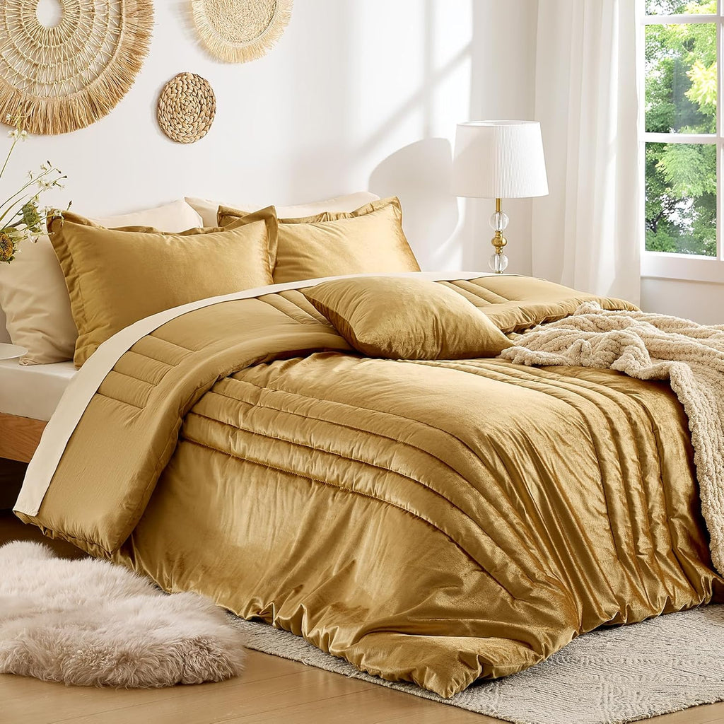Bedding Comforter Set Queen Size 3 Pieces-Luxury Shiny Gold Striped Lightweight Bedroom Down Comforter Queen Size,Soft Velvet Bed Set for Winter with 2 Pillow Shams
